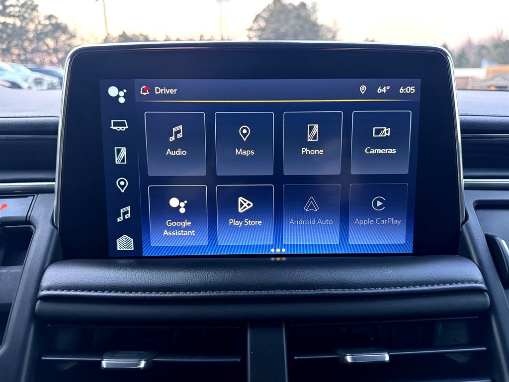 Used 2022 Chevrolet Suburban LT image 4