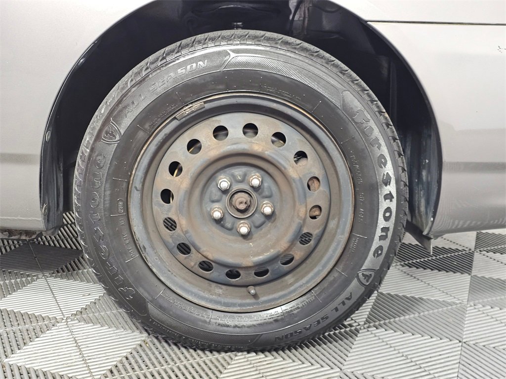 Used 2004 Toyota Corolla LE image 9