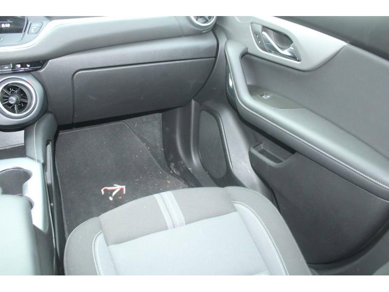 Used 2025 Chevrolet Blazer LT image 17
