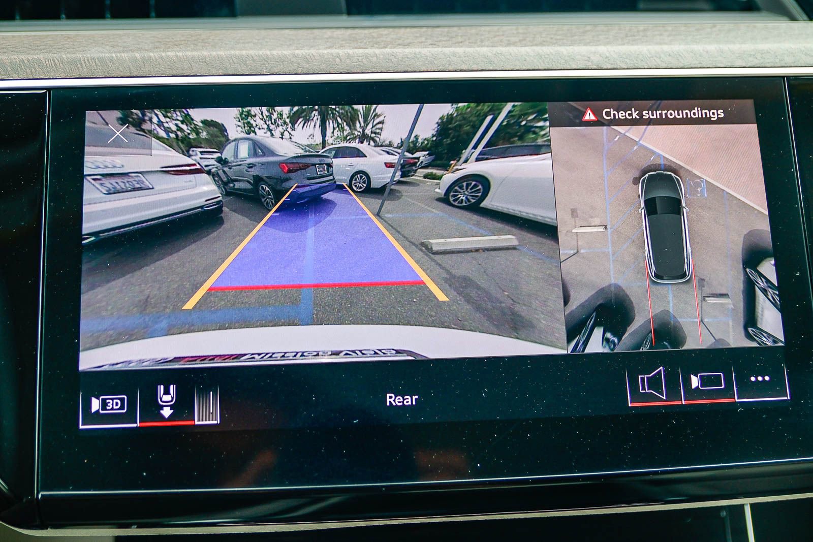 Used 2024 Audi Q8 e-tron Premium Plus image 27