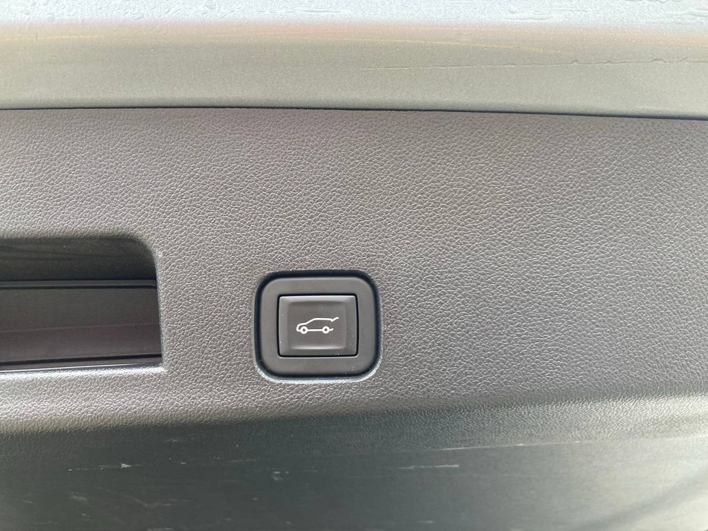 Used 2025 Chevrolet Traverse Z71 AWD/4WD image 21