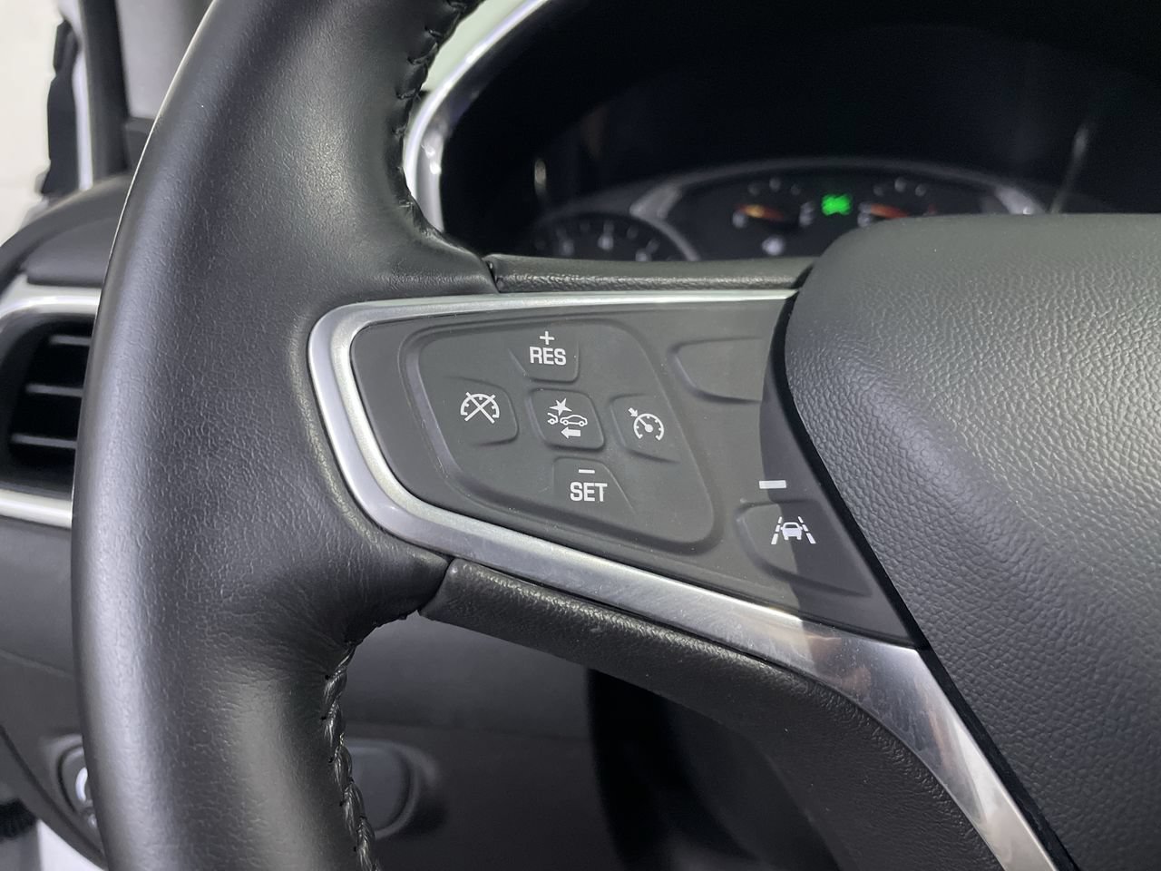 Used 2022 Chevrolet Equinox LT w/ Driver Convenience Package AWD/4WD image 25