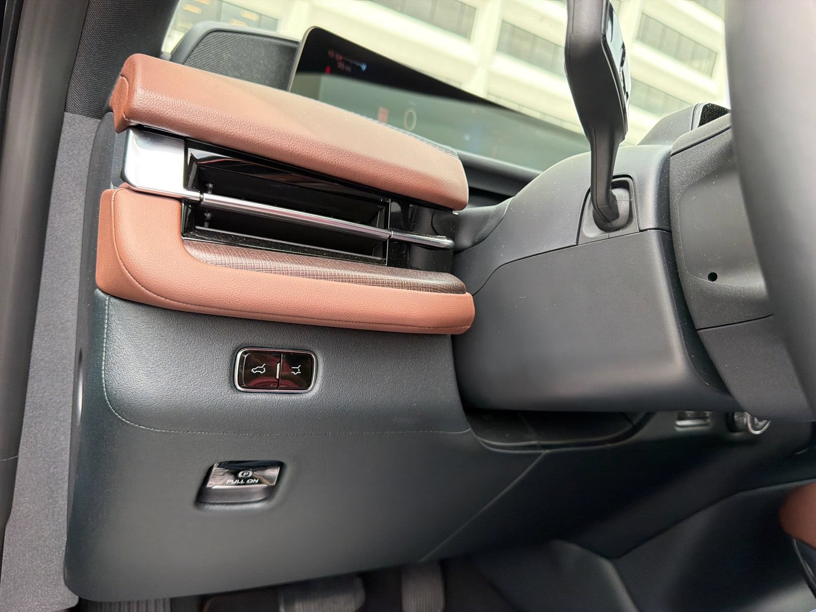 Used 2026 Lincoln Navigator Reserve AWD/4WD image 33