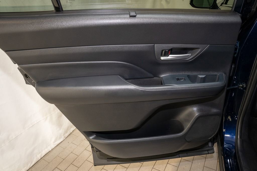 Certified 2025 Toyota Grand Highlander FWD image 12