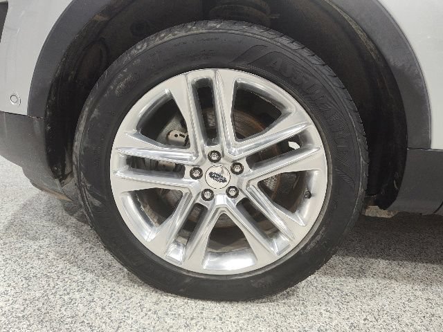 Used 2017 Ford Explorer Limited w/ Equipment Group 301A AWD/4WD image 10