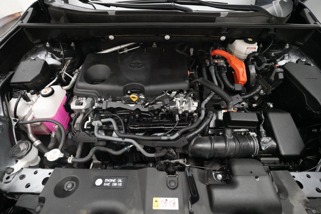 Used 2022 Toyota RAV4 XLE Premium AWD/4WD image 3