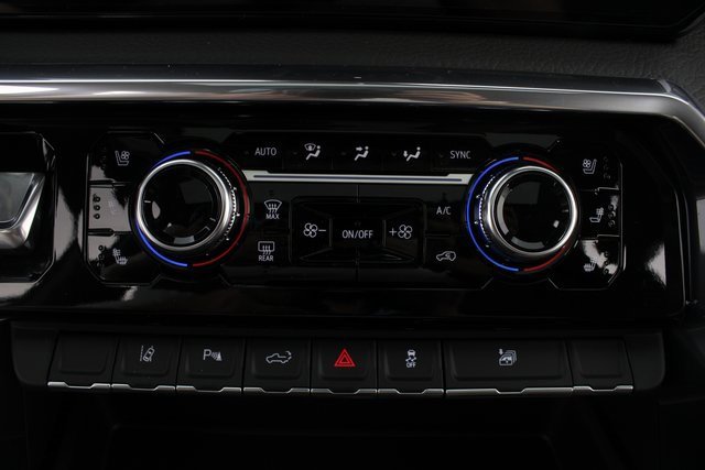 New 2026 GMC Sierra 3500 Denali w/ Denali Reserve Package image 8