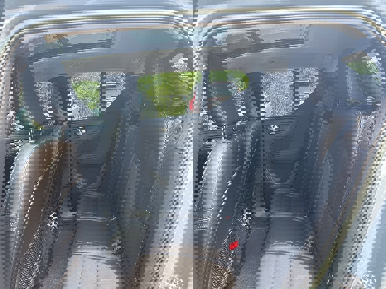 Certified 2023 Volvo XC40 B5 Plus image 15