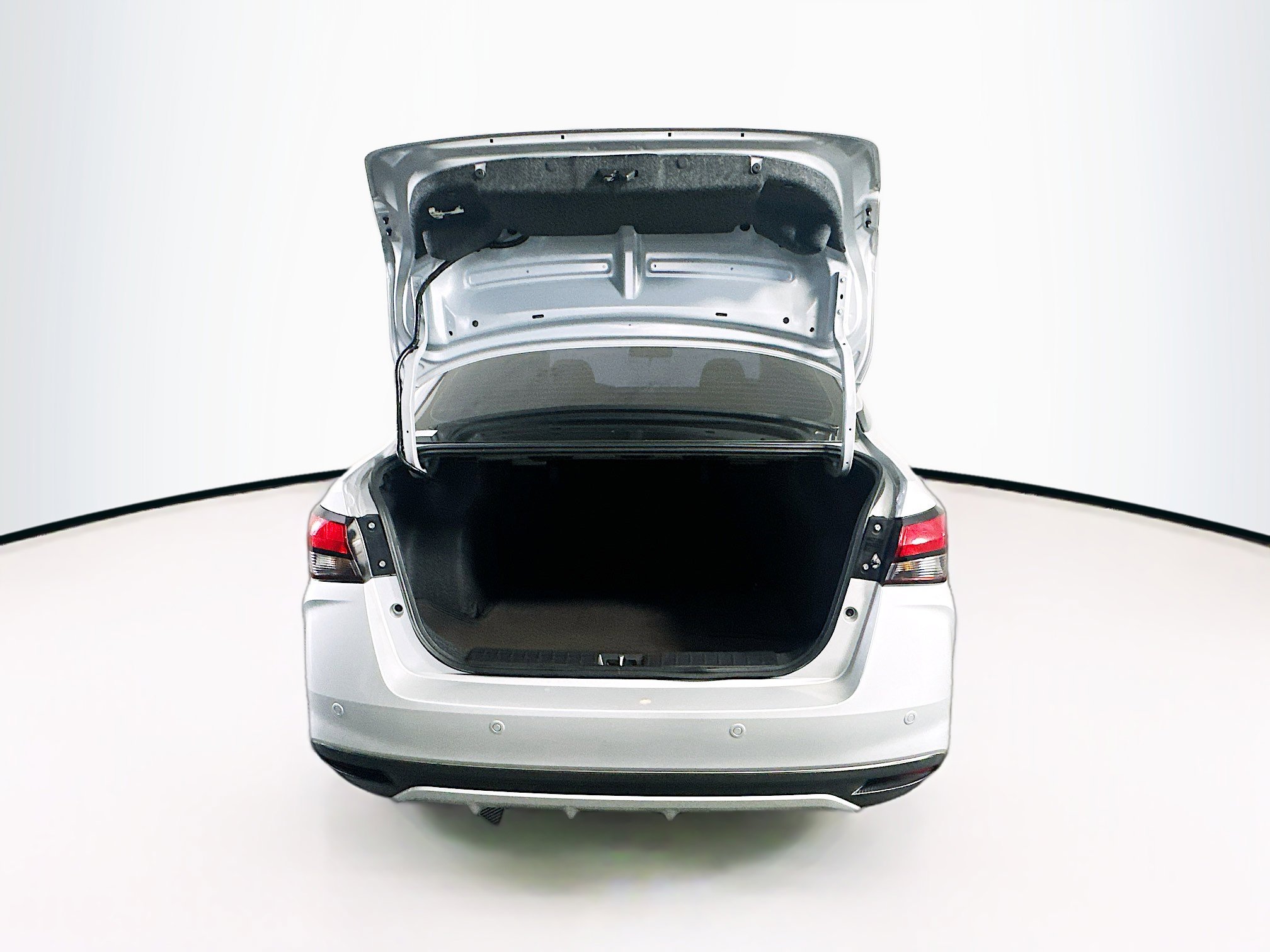 Used 2025 Nissan Versa SV w/ Trunk Package image 28