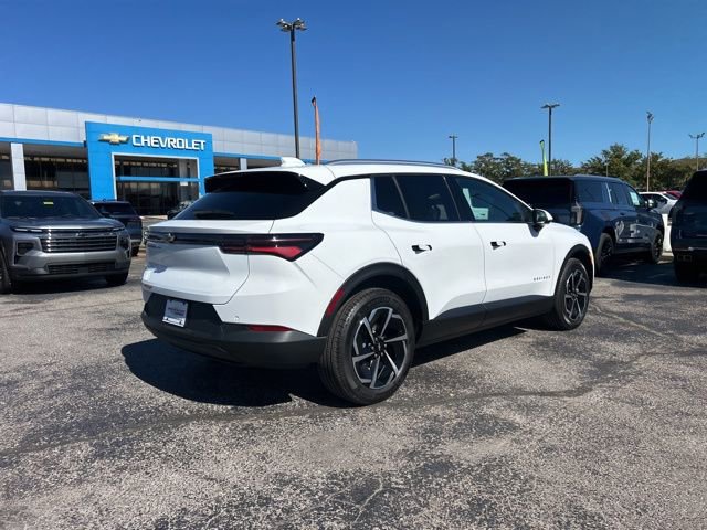 New 2026 Chevrolet Equinox EV LT image 3