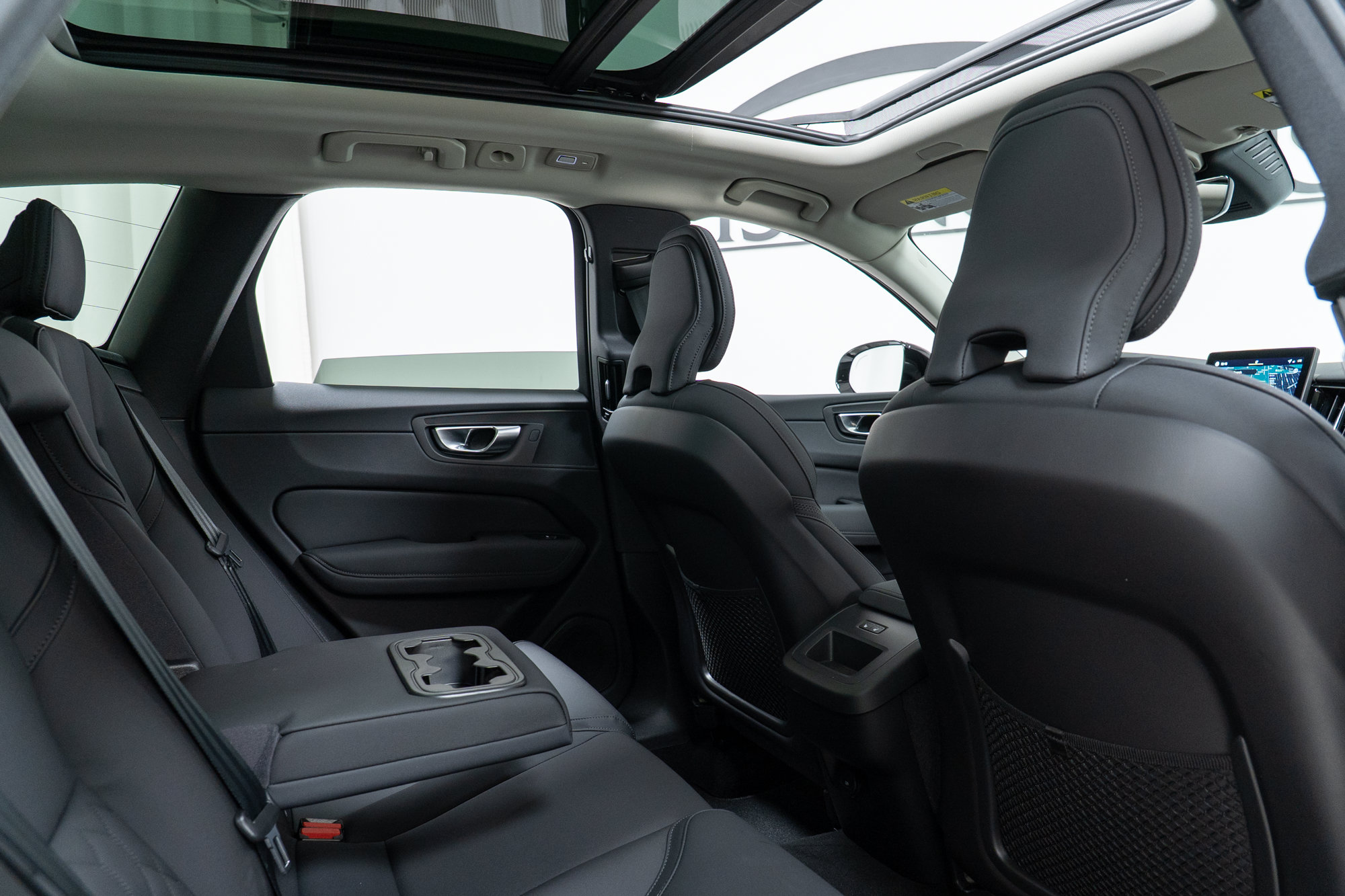 New 2026 Volvo XC60 B5 Core w/ Climate Package AWD/4WD image 23