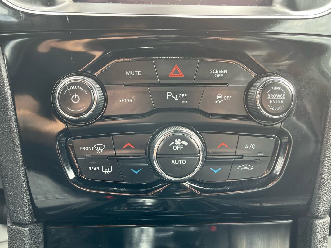 Used 2023 Chrysler 300 S image 27