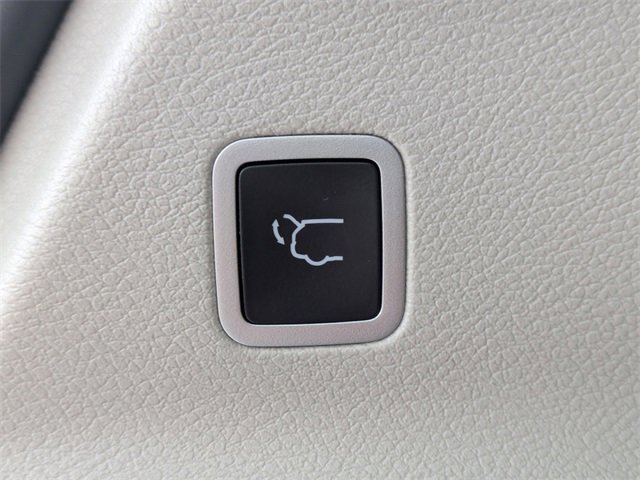 Certified 2024 Chrysler Pacifica Touring-L image 14