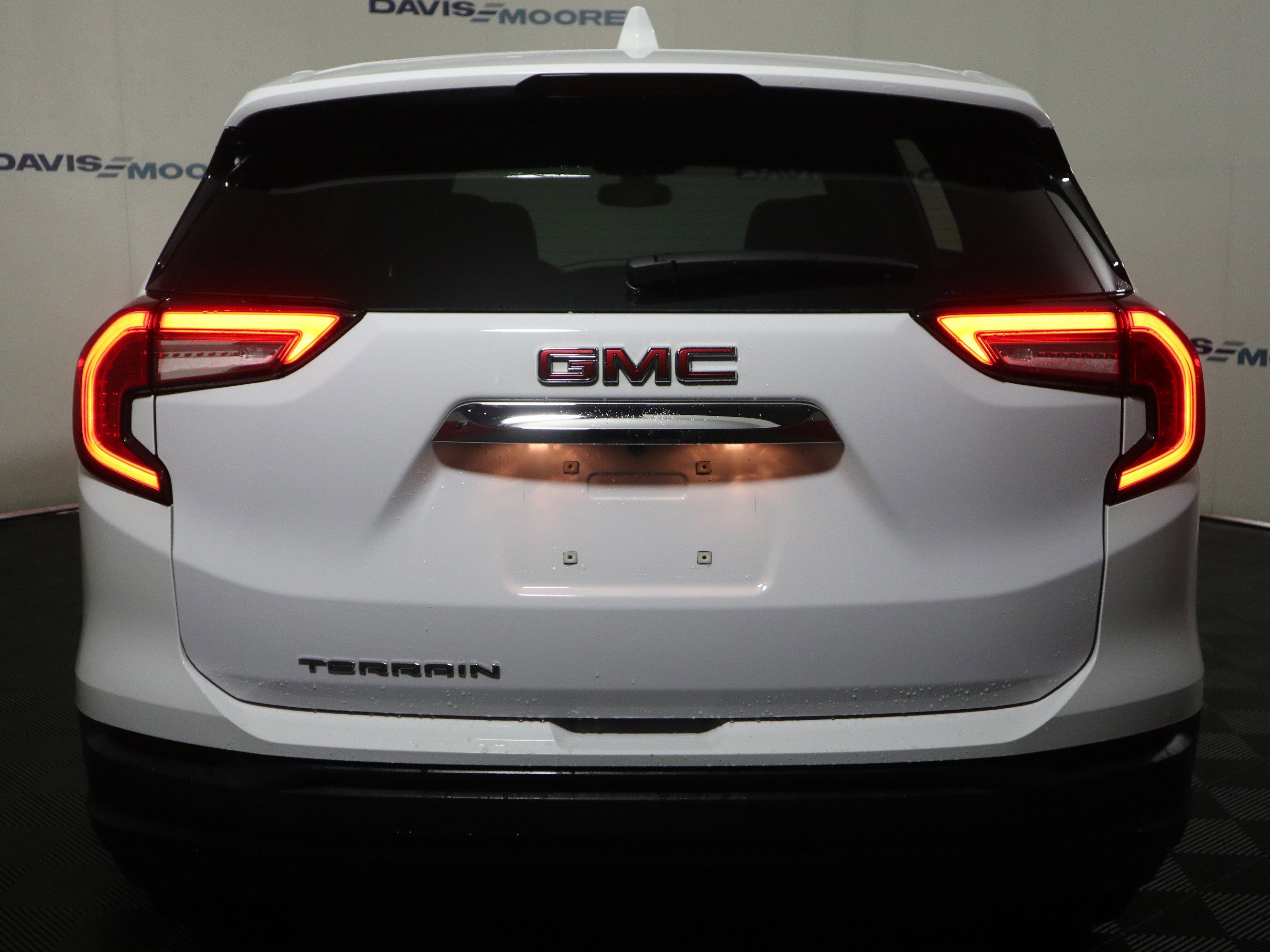 Used 2022 GMC Terrain SLE image 7