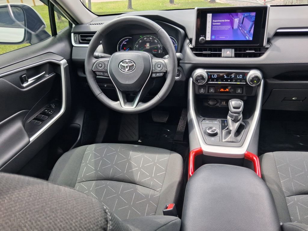 Used 2024 Toyota RAV4 XLE w/ Convenience Package image 10