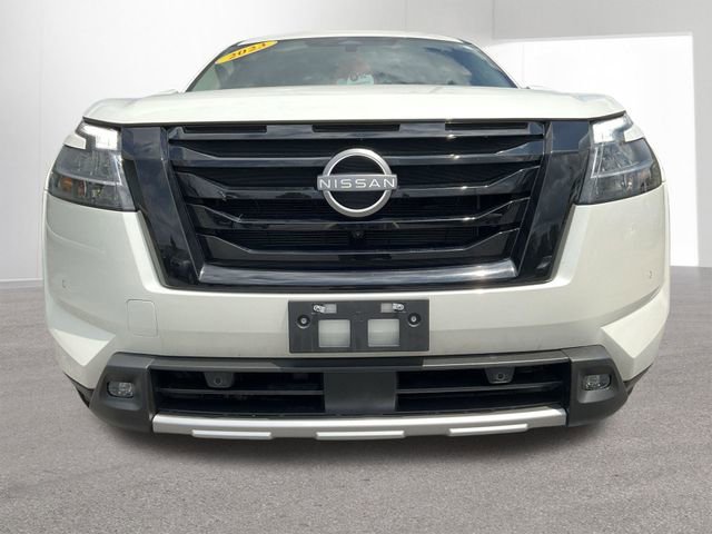 Used 2023 Nissan Pathfinder SL w/ Black Appearance Package AWD/4WD image 34