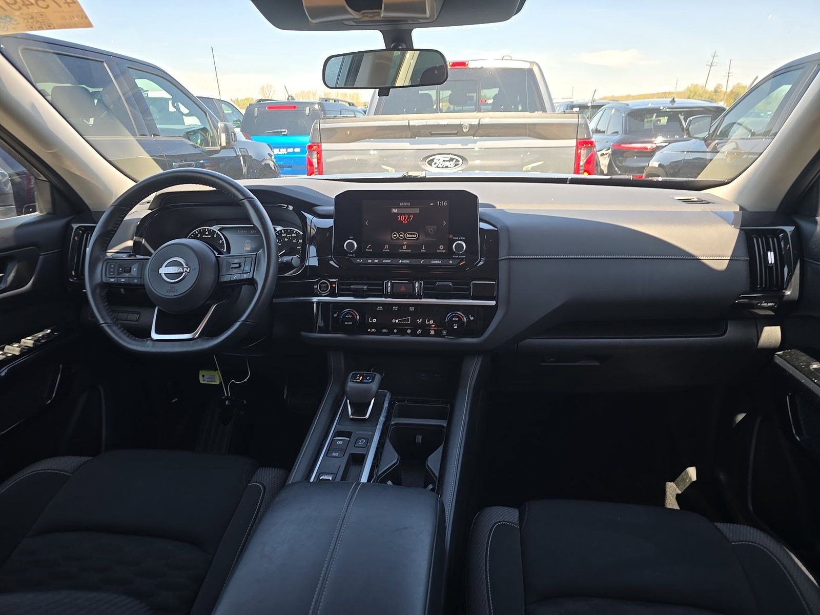 Used 2022 Nissan Pathfinder SV FWD image 14