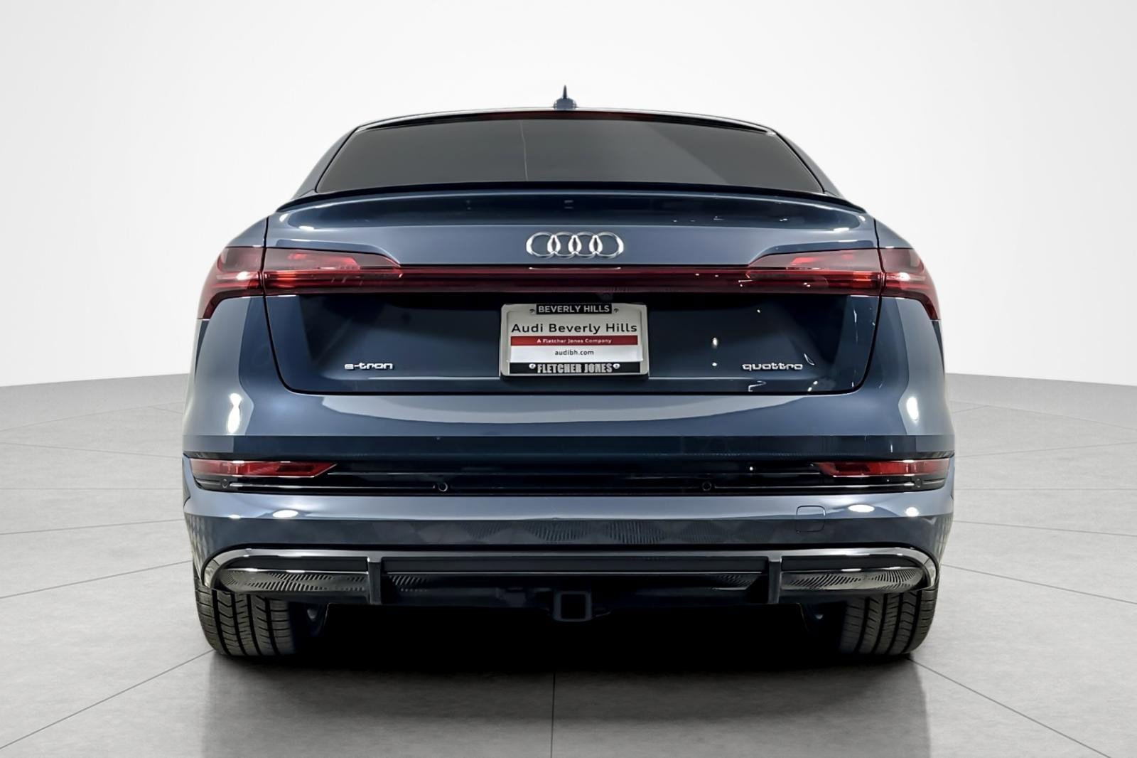 Used 2023 Audi e-tron Prestige w/ Prestige Package image 4