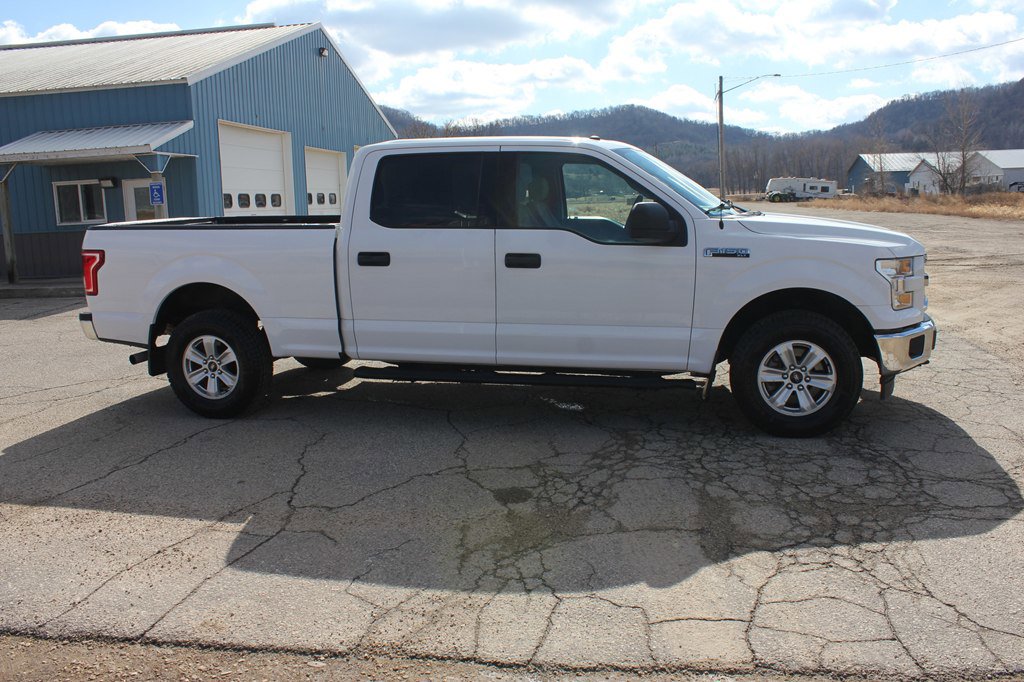 Used 2017 Ford F150 XLT w/ Trailer Tow Package image 5