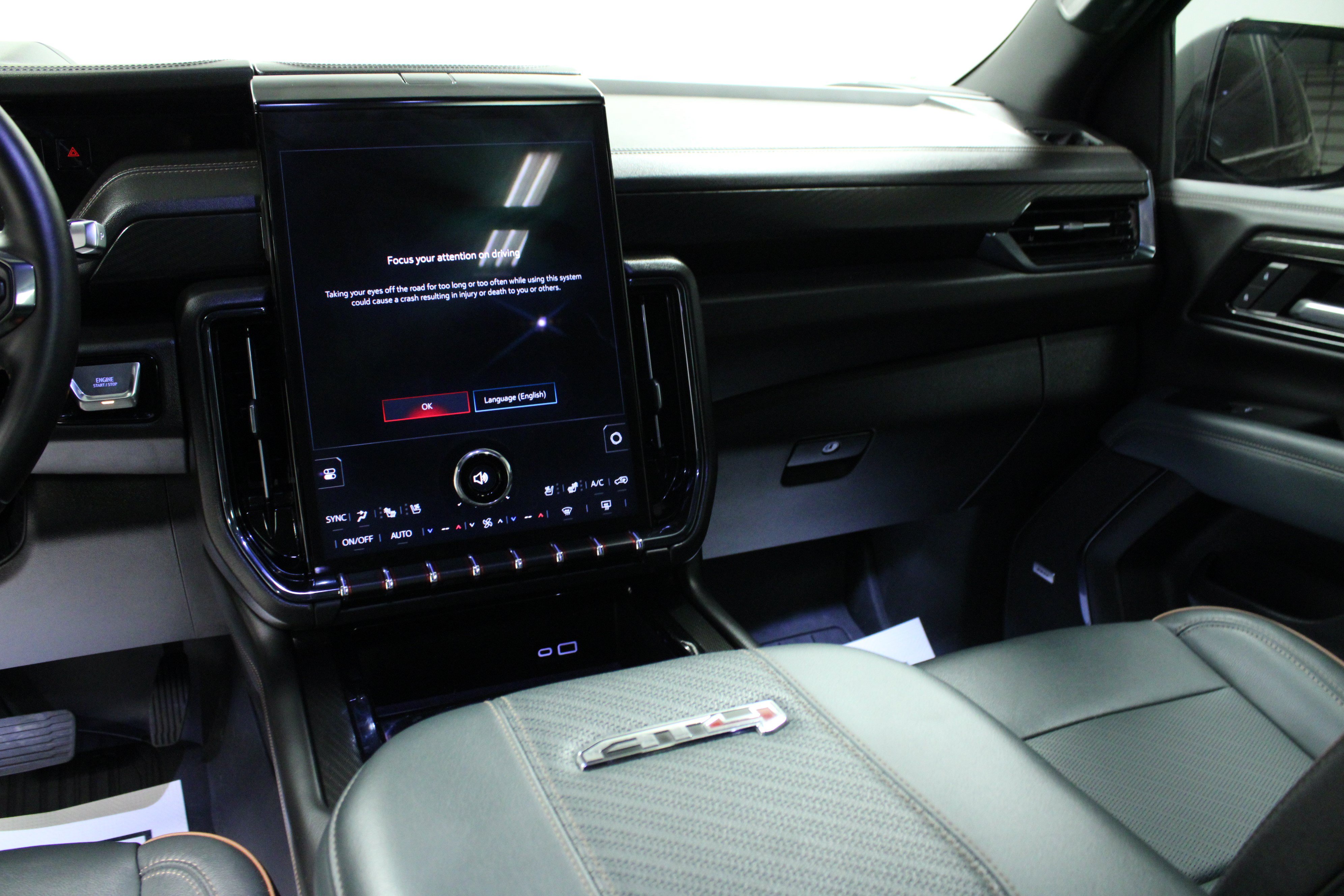 Used 2025 GMC Yukon AT4 AWD/4WD image 20