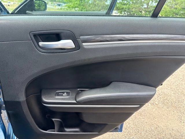 Used 2021 Chrysler 300 Touring L AWD/4WD image 19