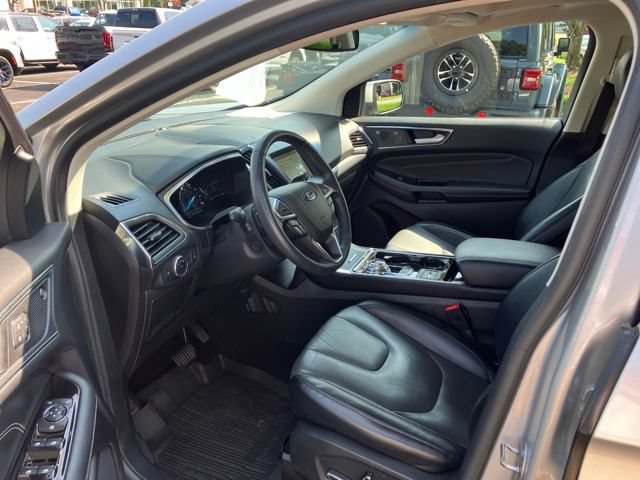 Used 2019 Ford Edge Titanium w/ Equipment Group 301A AWD/4WD image 10