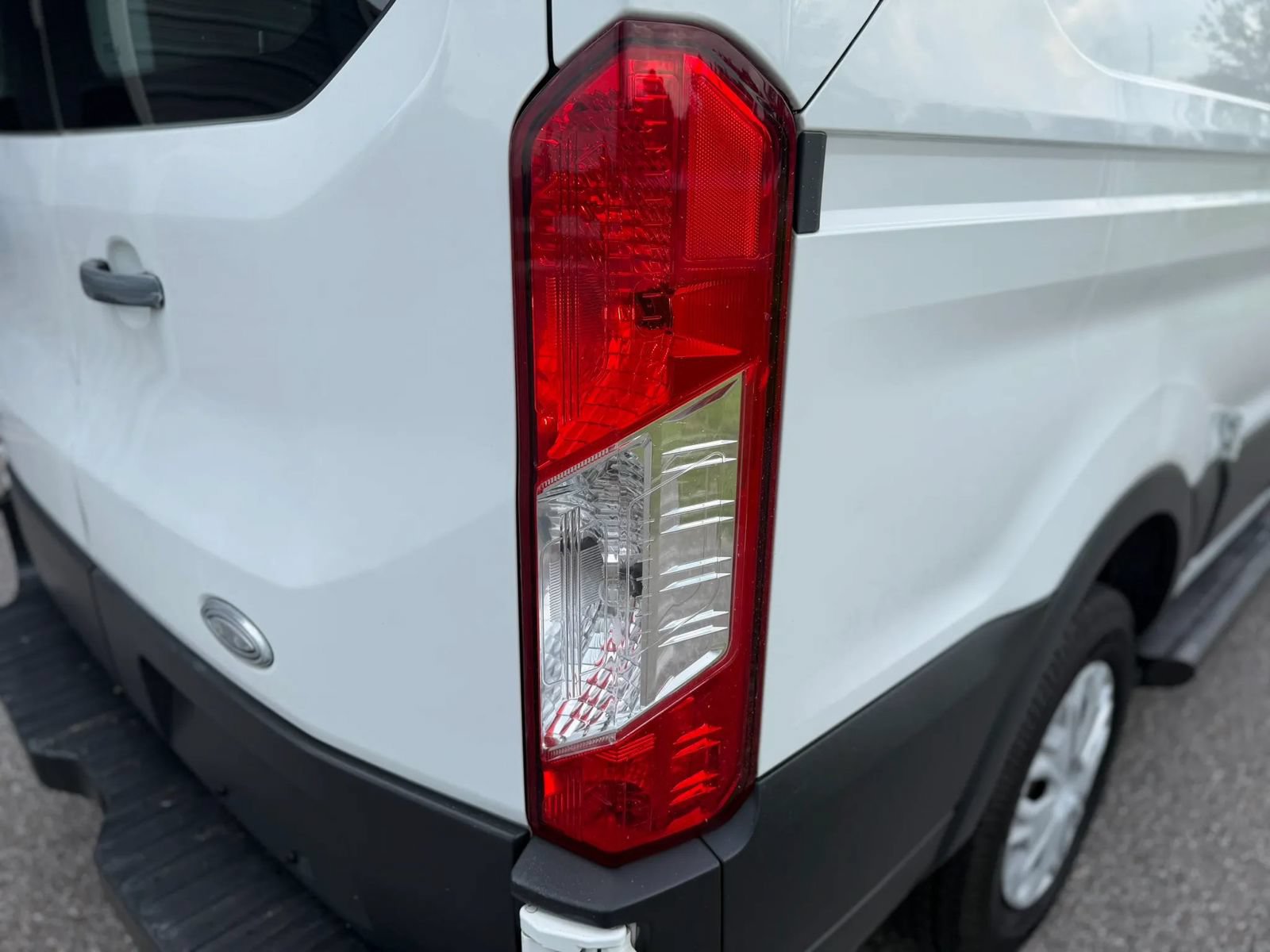 Used 2015 Ford Transit 250 130 Low Roof w/ Exterior Upgrade Package RWD image 20