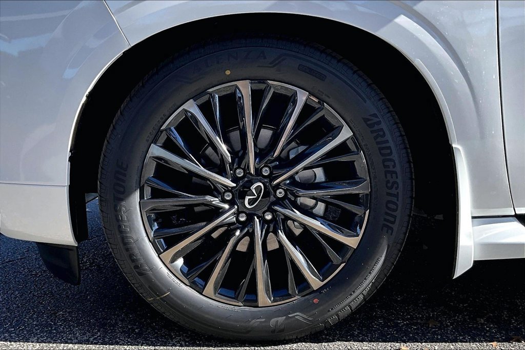 Certified 2026 INFINITI QX80 Autograph w/ Premium Cargo Package AWD/4WD image 12
