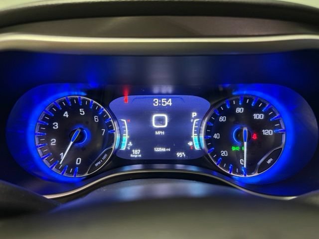 Used 2022 Chrysler Pacifica Touring-L FWD image 16