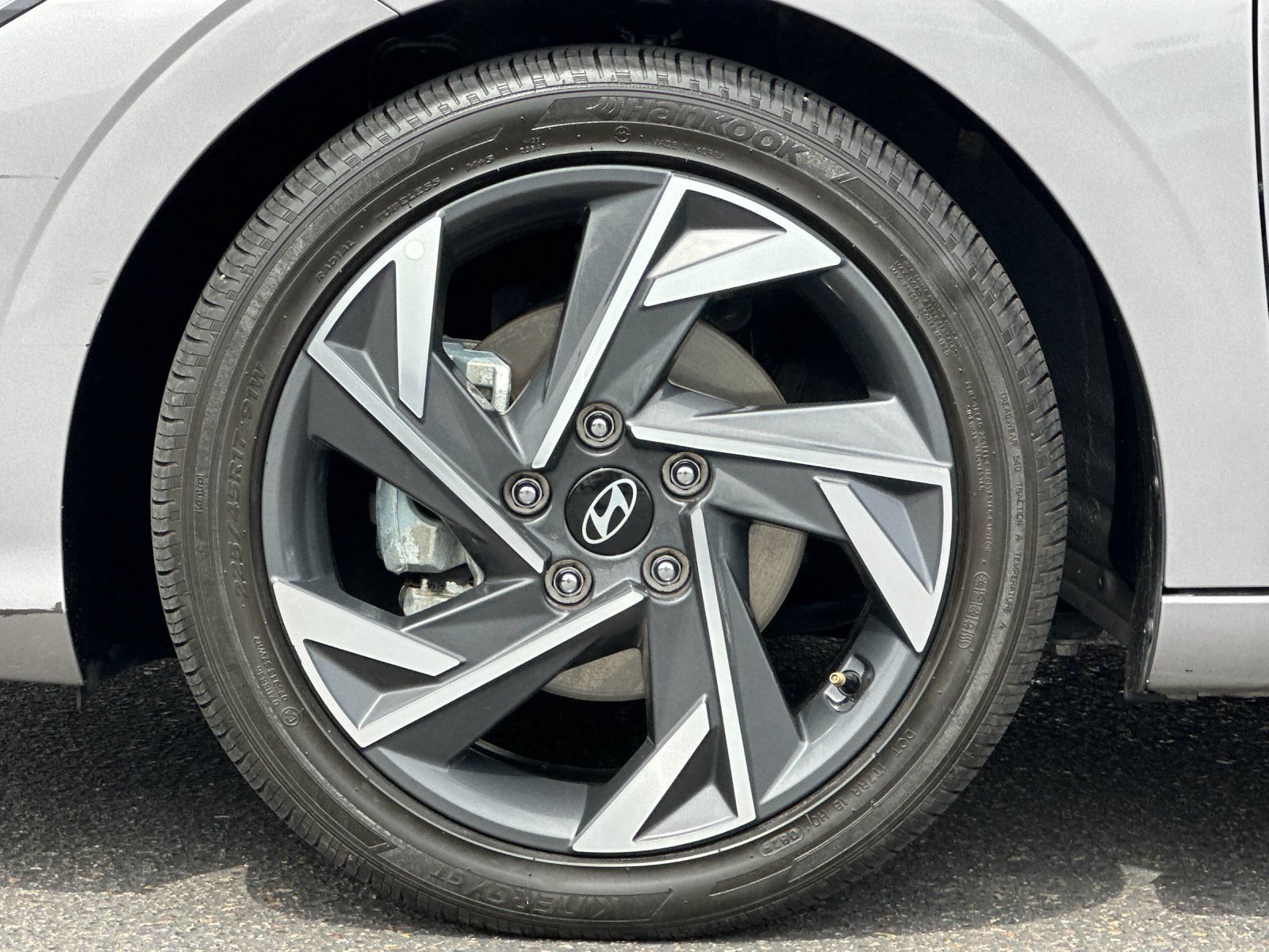 Used 2025 Hyundai Elantra Limited FWD image 24