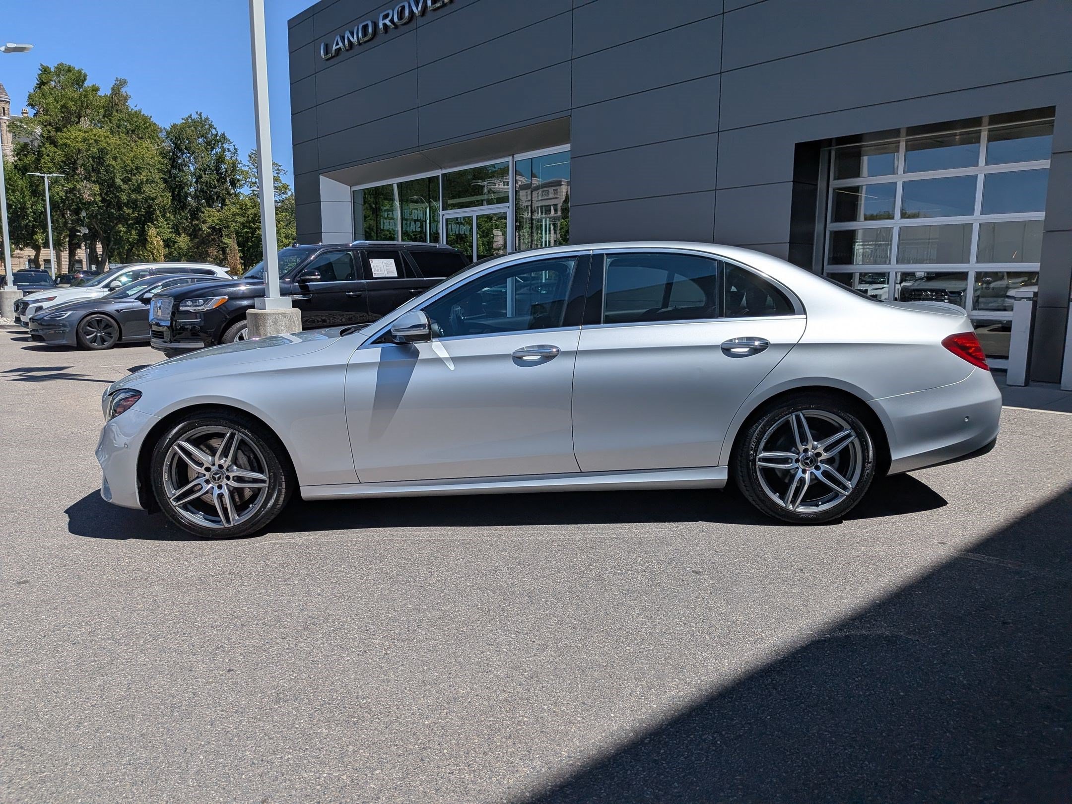 Used 2019 Mercedes-Benz E 300 4MATIC image 7