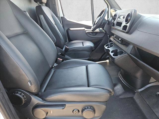 Used 2022 Mercedes-Benz Sprinter 2500 image 22