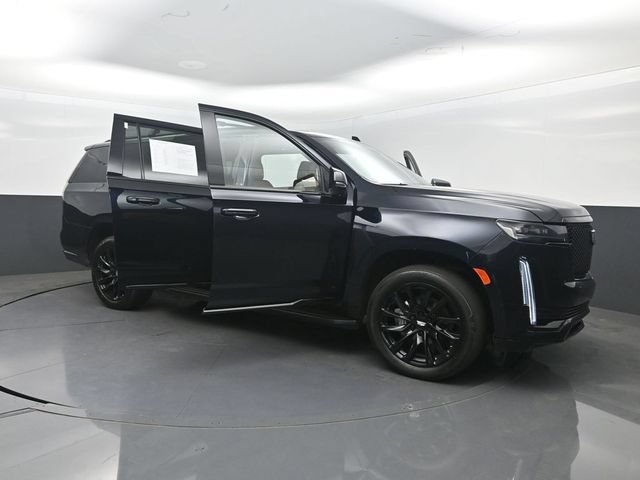 Used 2022 Cadillac Escalade ESV Sport w/ LPO, ONYX Package AWD/4WD image 44