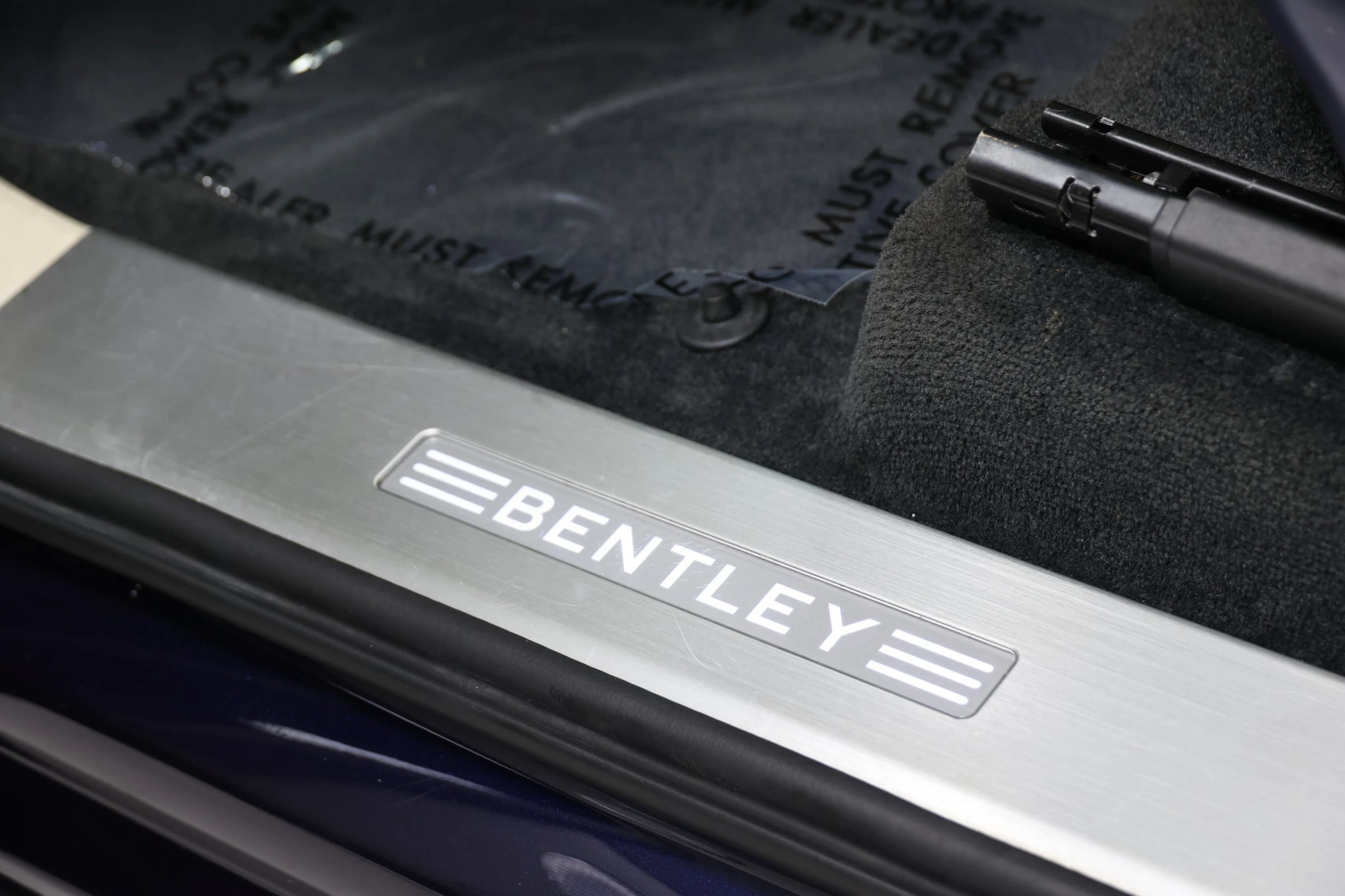 Used 2021 Bentley Bentayga w/ First Edition Specification AWD/4WD image 18