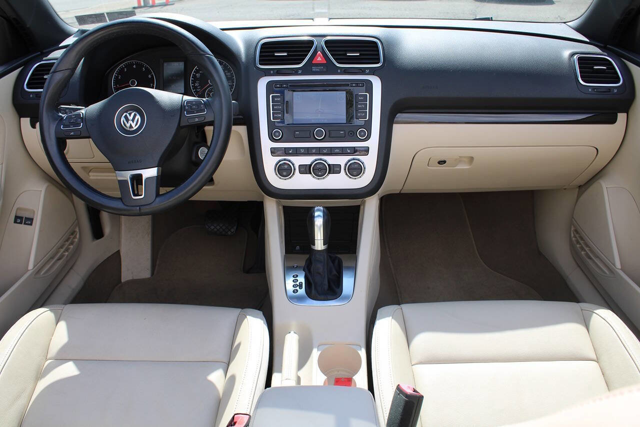 Used 2013 Volkswagen Eos Lux image 16
