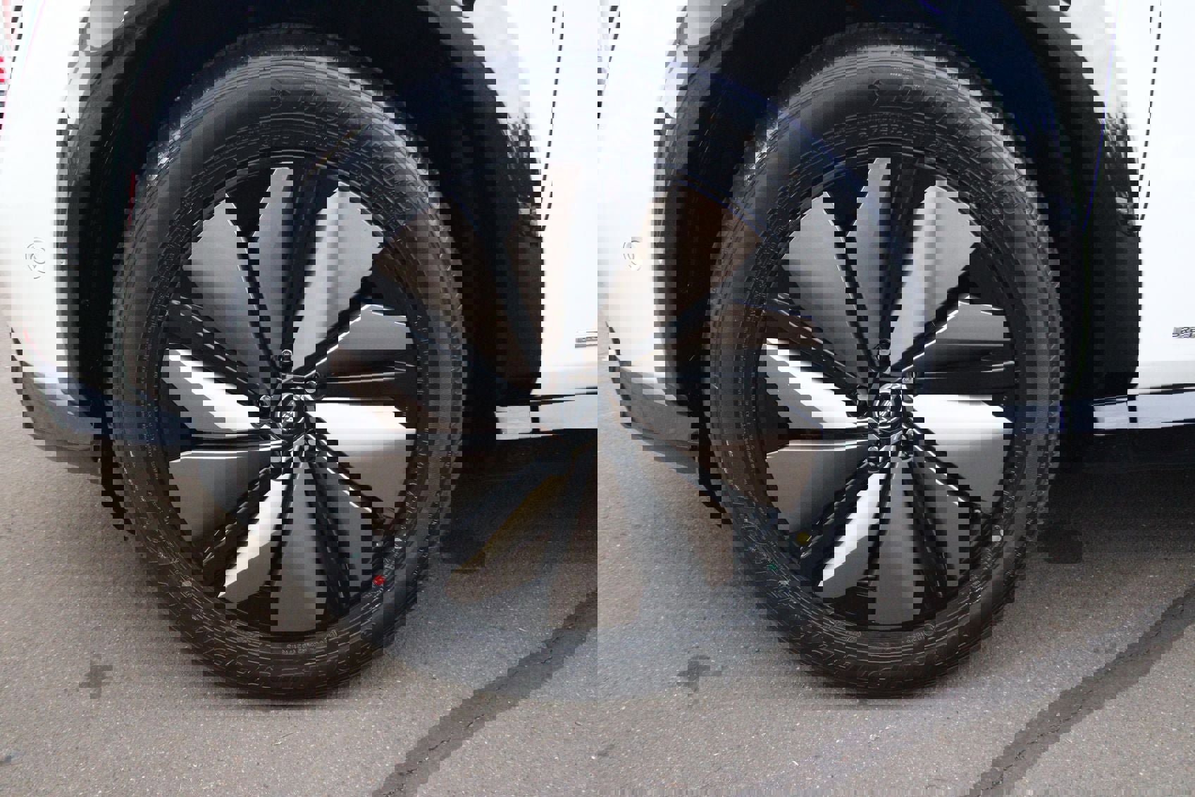 Used 2023 Nissan Ariya FWD image 33