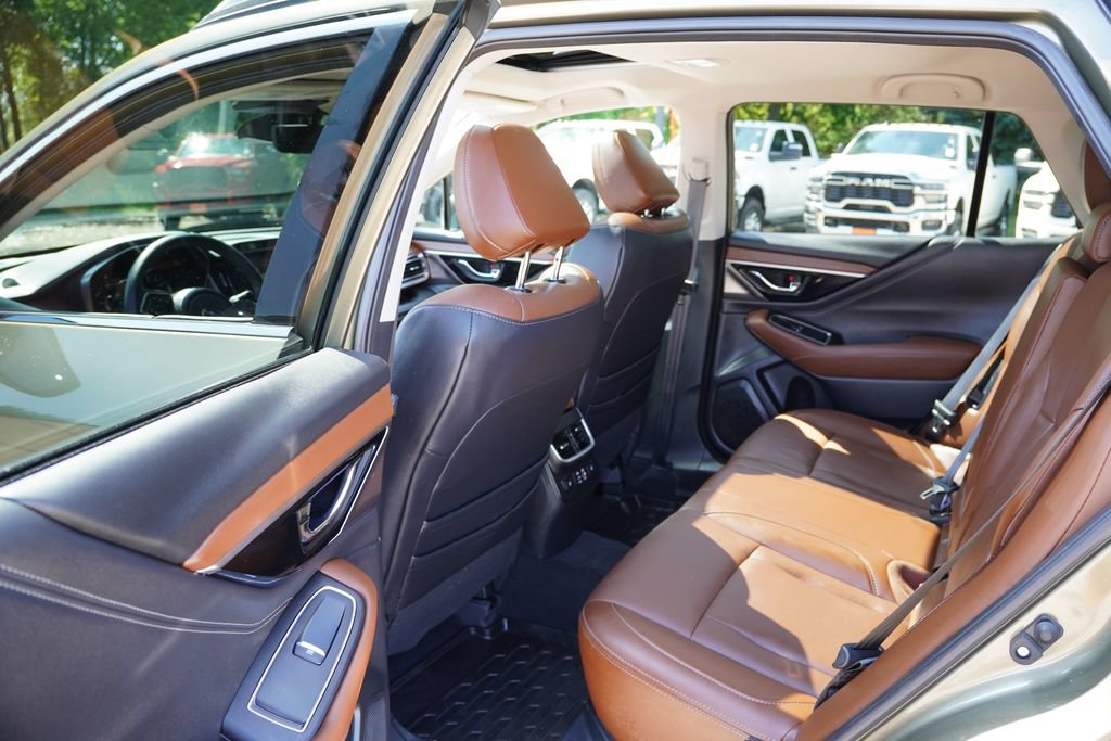 Used 2025 Subaru Outback Touring AWD/4WD image 16