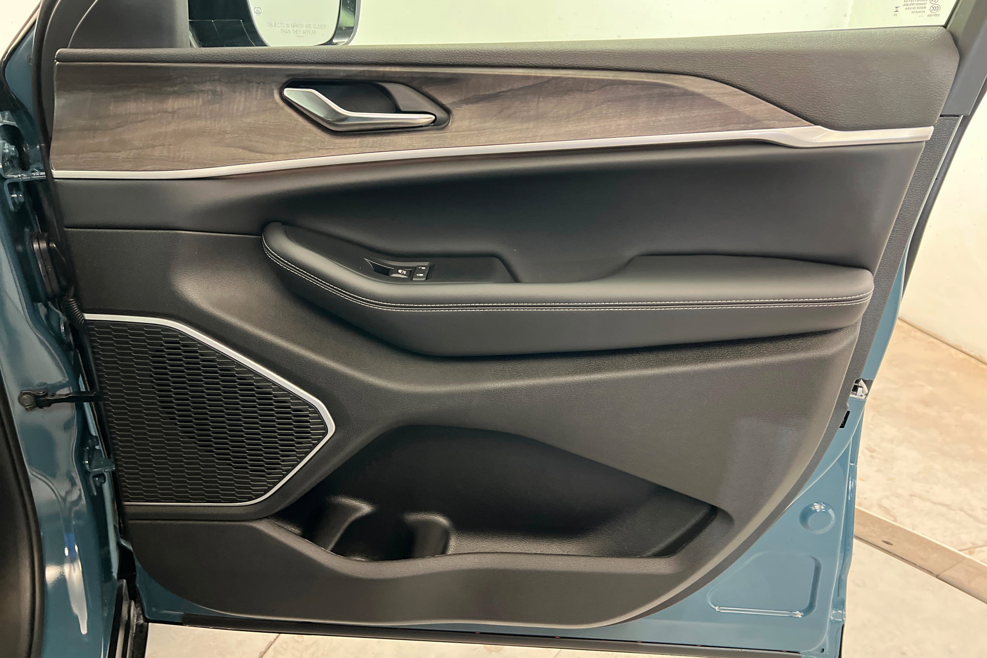 New 2026 Jeep Grand Cherokee L Limited w/ Limited Altitude Package AWD/4WD image 24