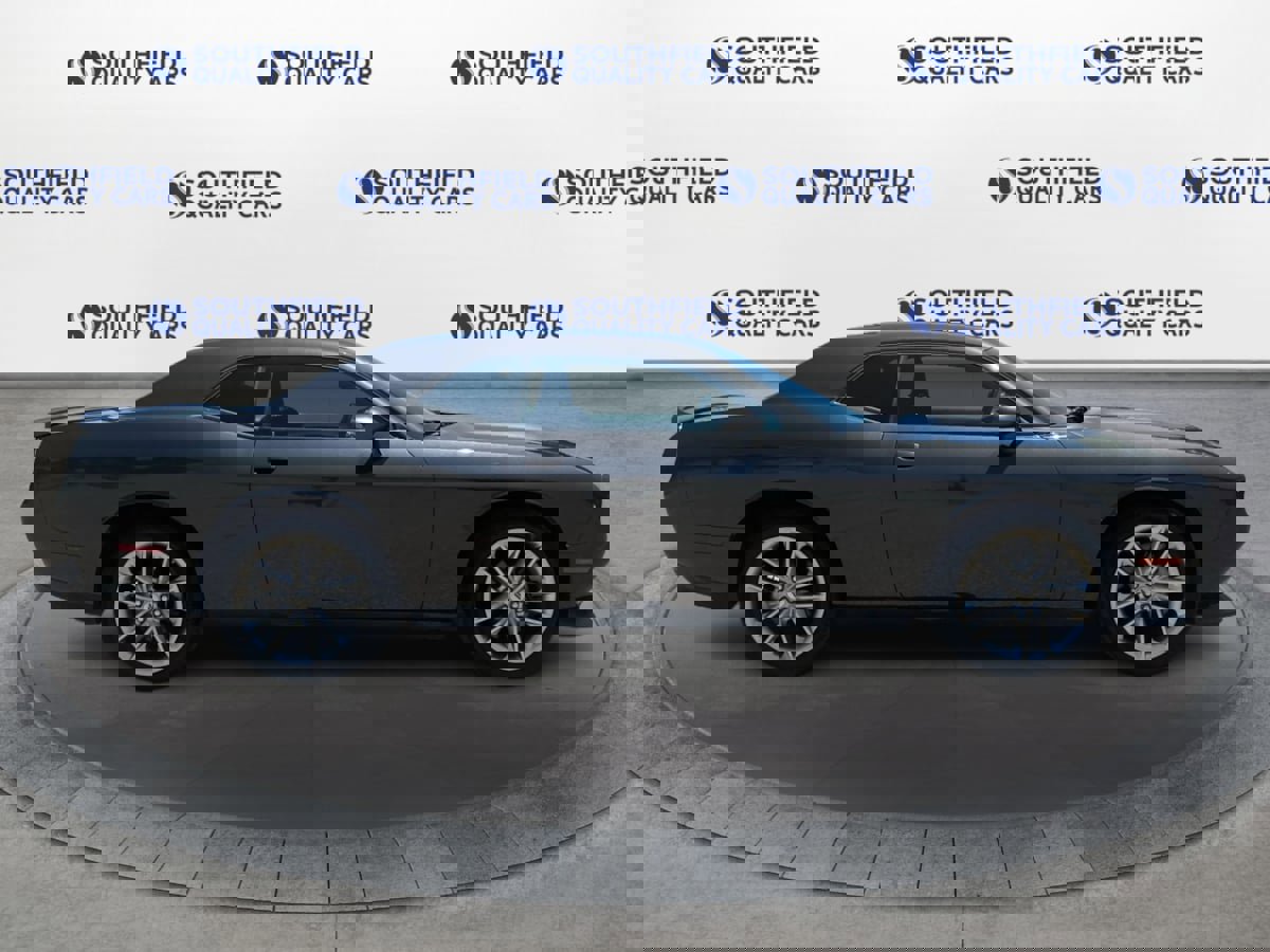 Used 2022 Dodge Challenger GT image 8