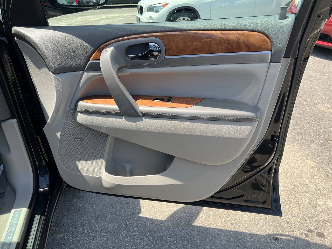 Used 2011 Buick Enclave CXL FWD image 24