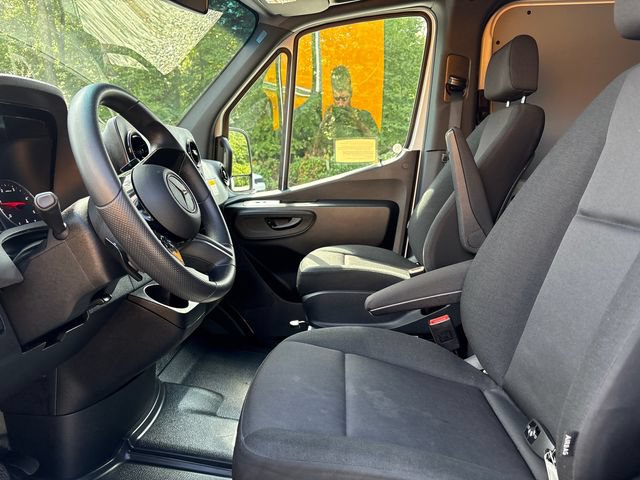 Used 2025 Mercedes-Benz Sprinter 2500 image 26