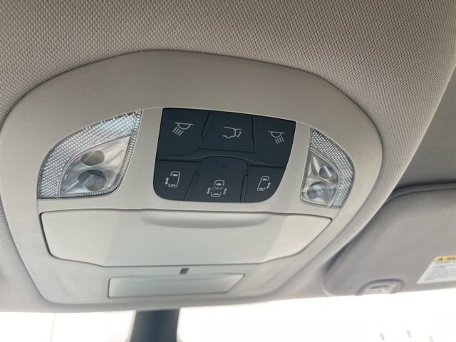 Used 2024 Chrysler Pacifica Touring-L image 27