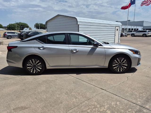 Certified 2025 Nissan Altima 2.5 SV FWD image 9