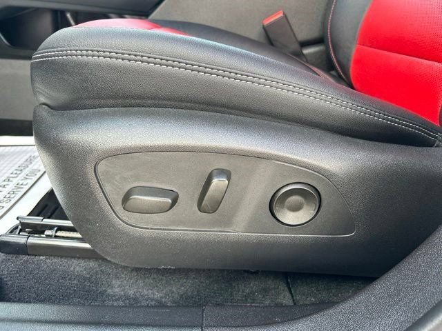 Used 2025 Chevrolet Equinox EV RS FWD image 14