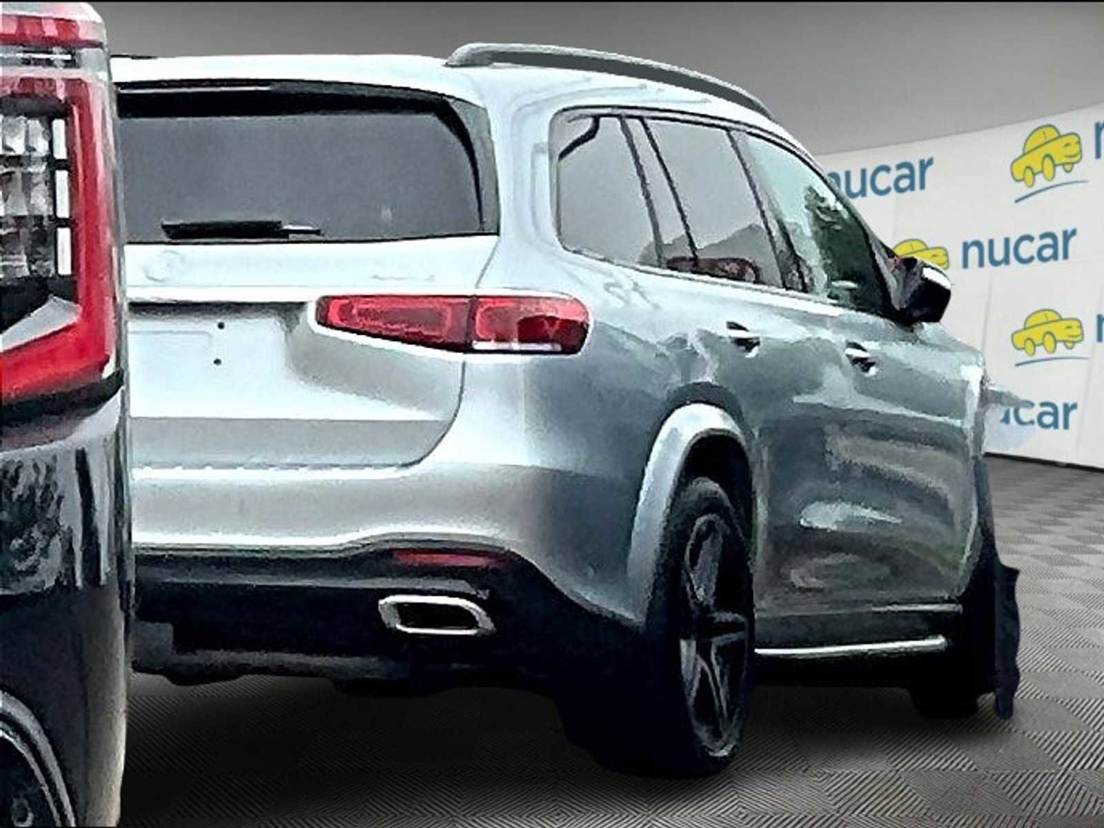 New 2025 Nissan Armada SL w/ Captain's Chari Seat Package image 6