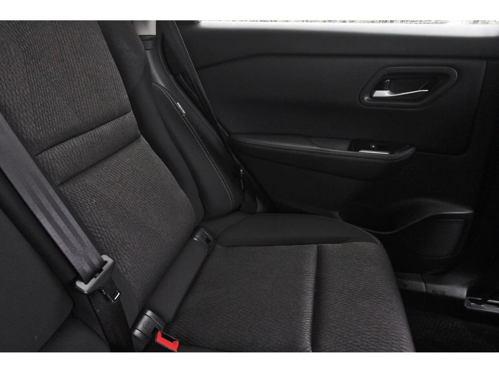 Certified 2026 Nissan Rogue SV FWD image 15