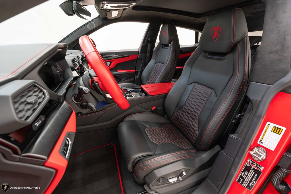 Used 2022 Lamborghini Urus AWD/4WD image 22