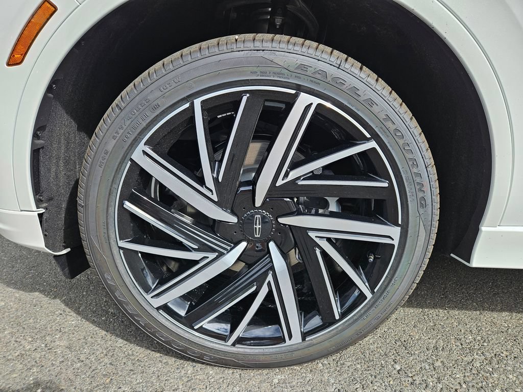 New 2026 Lincoln Aviator Black Label w/ Jet Appearance Package AWD/4WD image 9