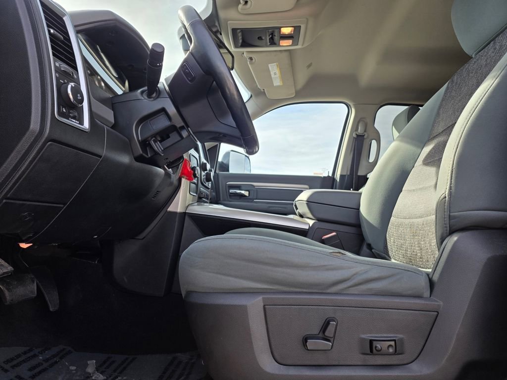 Used 2017 RAM 3500 Big Horn image 11