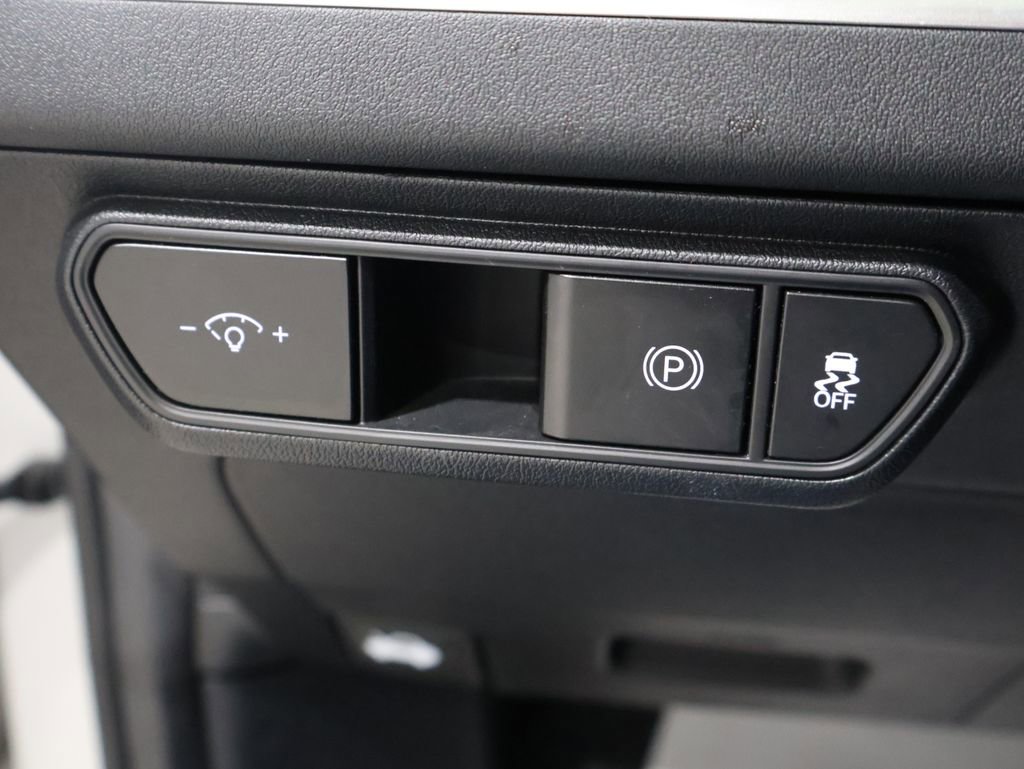 Used 2025 Kia K4 LXS image 31